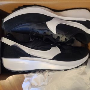 Black & White Nike Waffle Debut Men's Sneaker 11.5